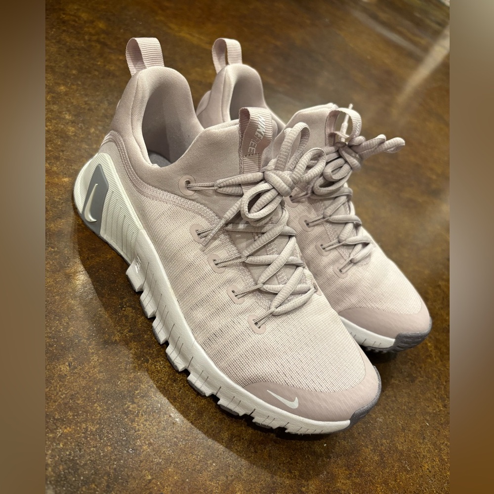 Nike women’s Free Metcon 6